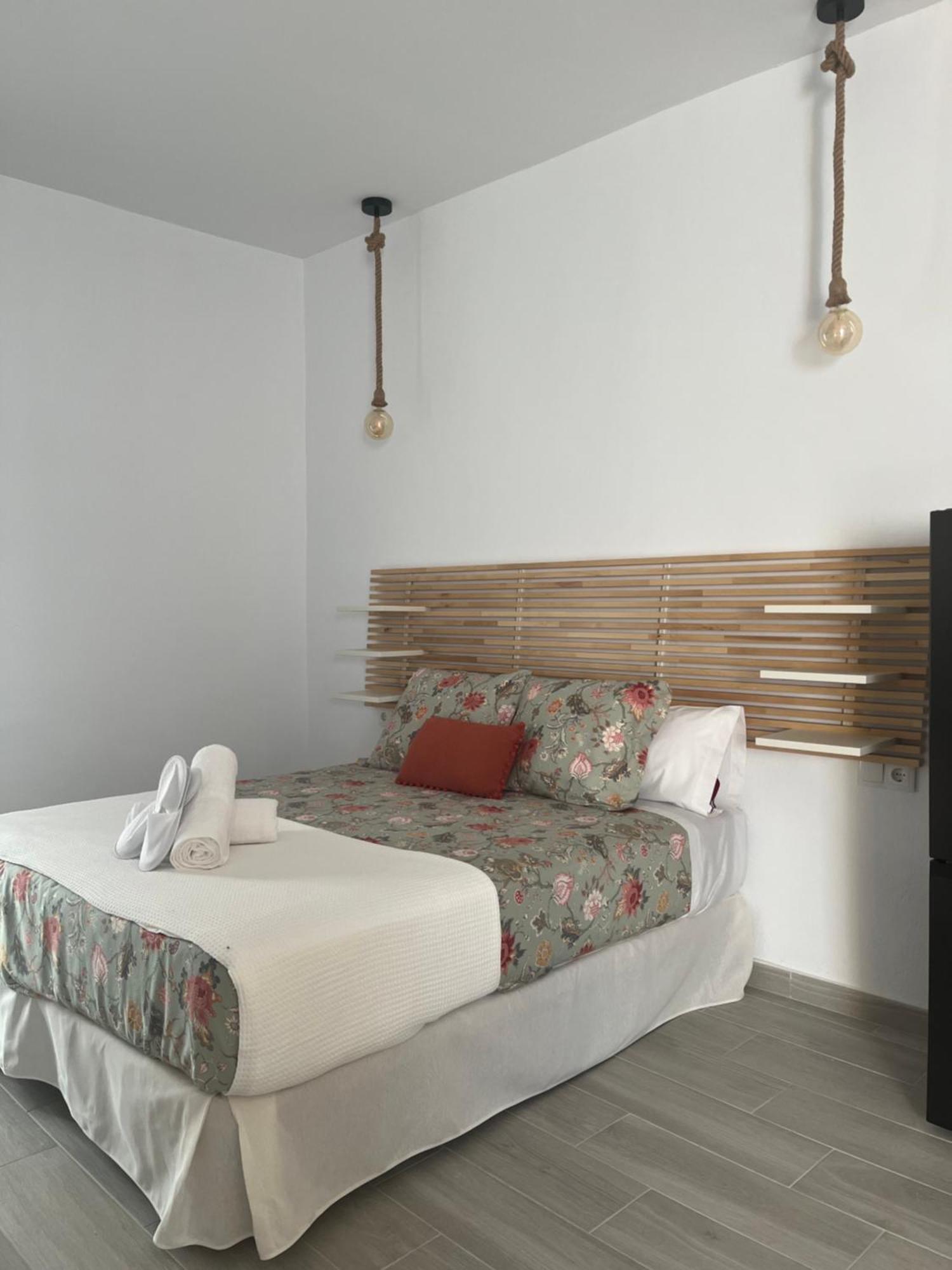Apartamentos Turisticos A.Parra Jerez de la Frontera Esterno foto