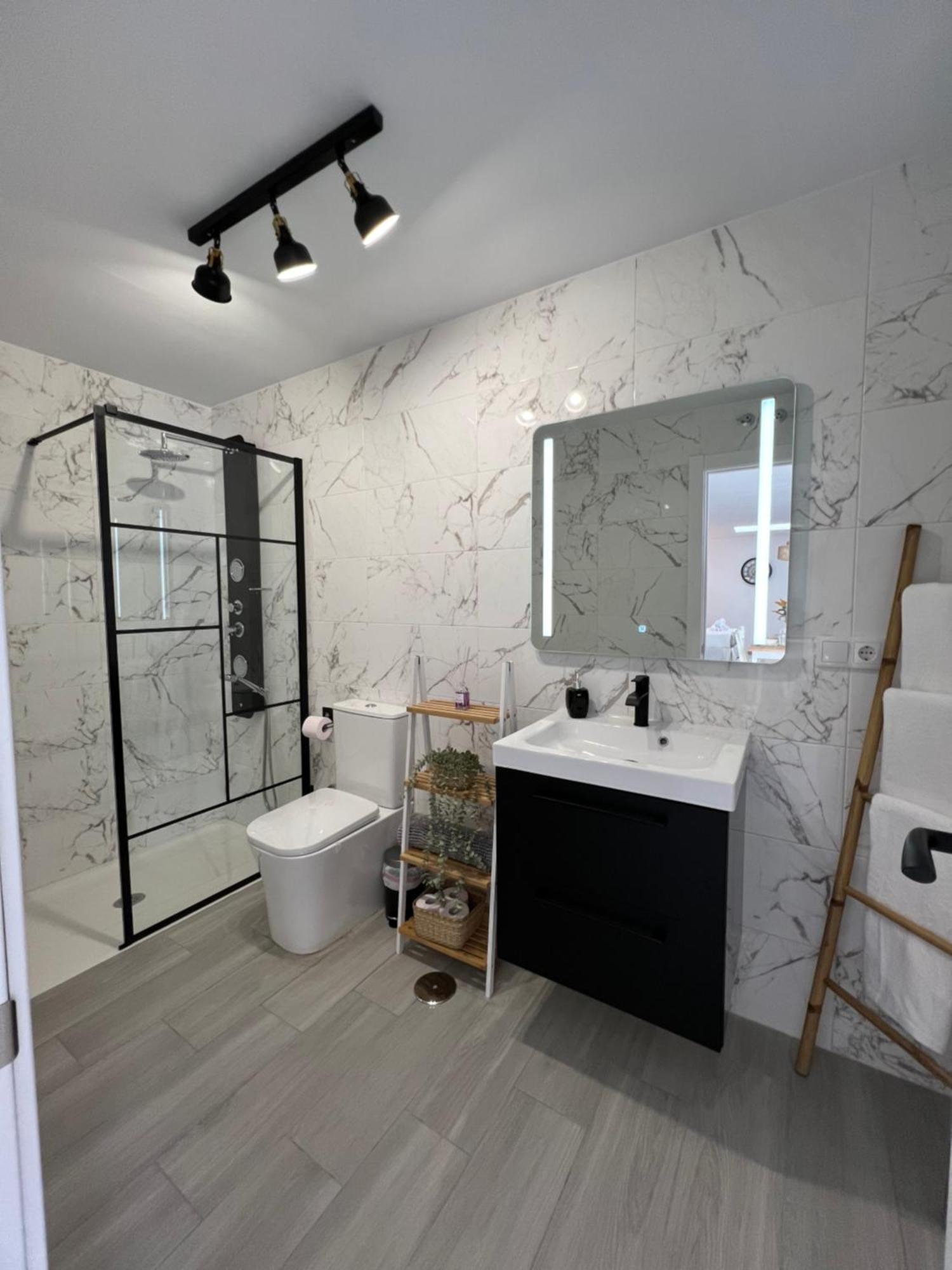 Apartamentos Turisticos A.Parra Jerez de la Frontera Esterno foto
