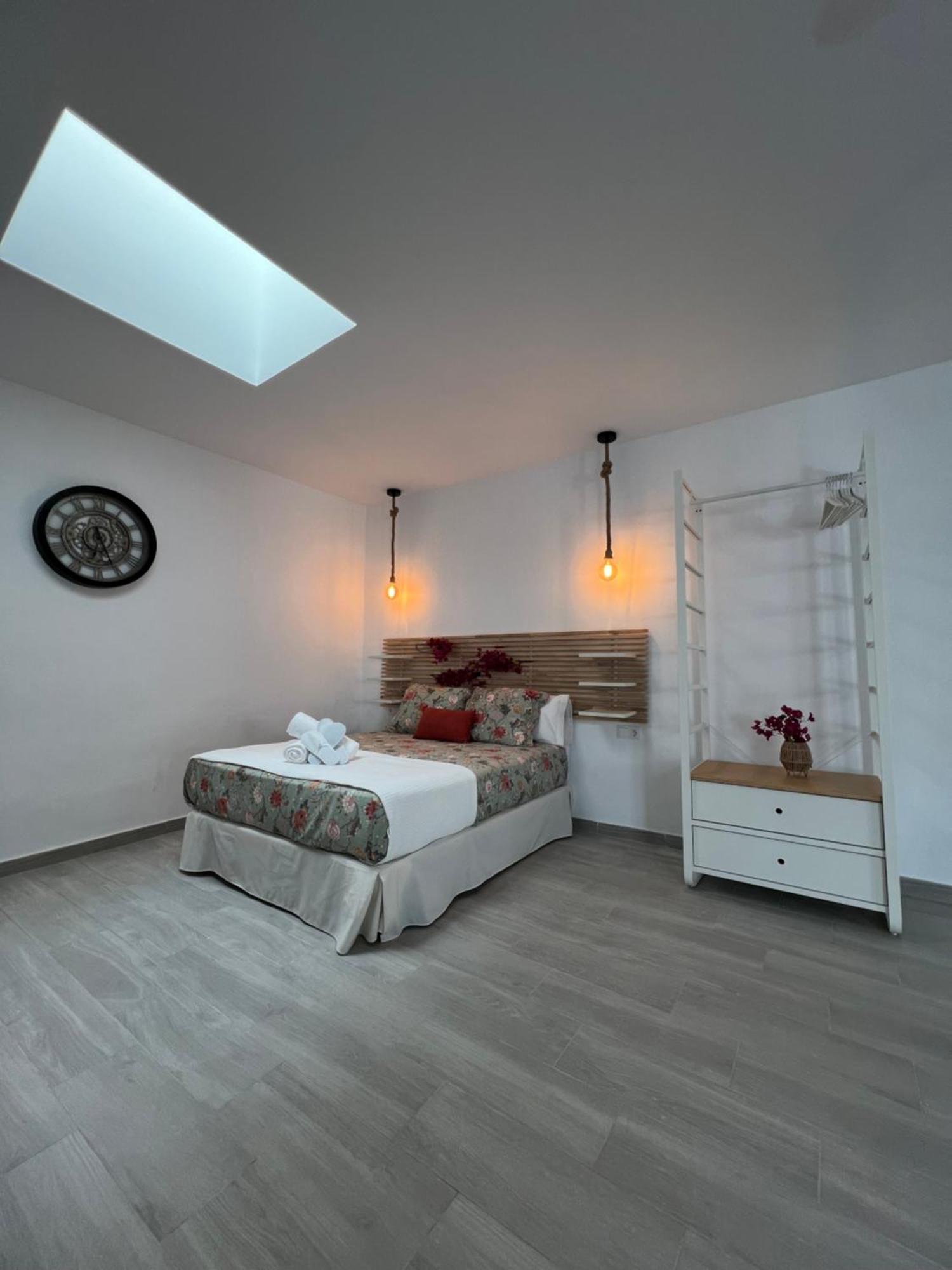 Apartamentos Turisticos A.Parra Jerez de la Frontera Esterno foto