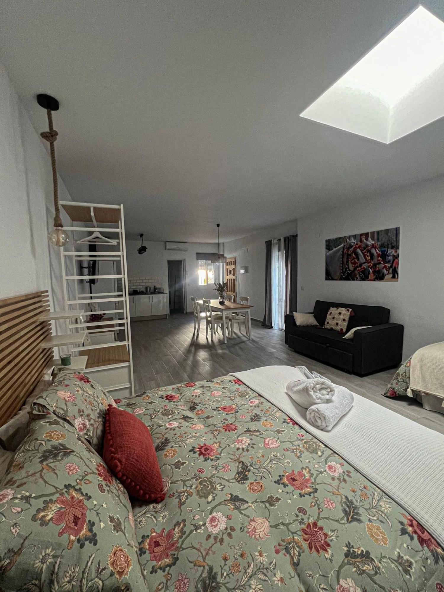 Apartamentos Turisticos A.Parra Jerez de la Frontera Esterno foto