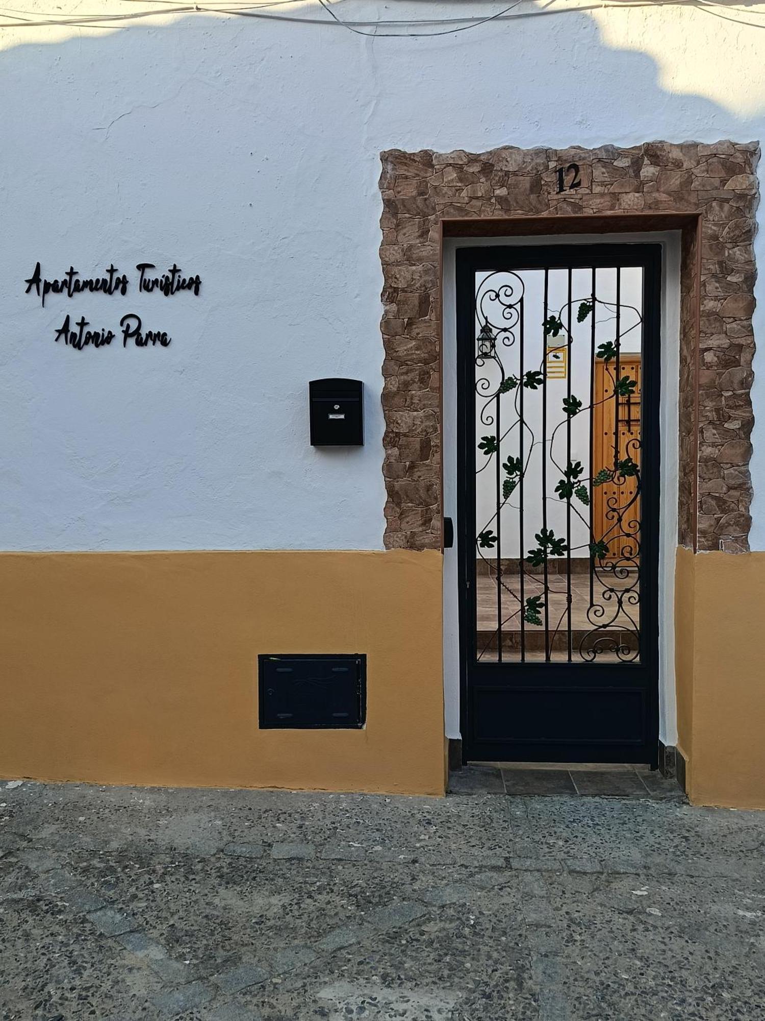 Apartamentos Turisticos A.Parra Jerez de la Frontera Esterno foto