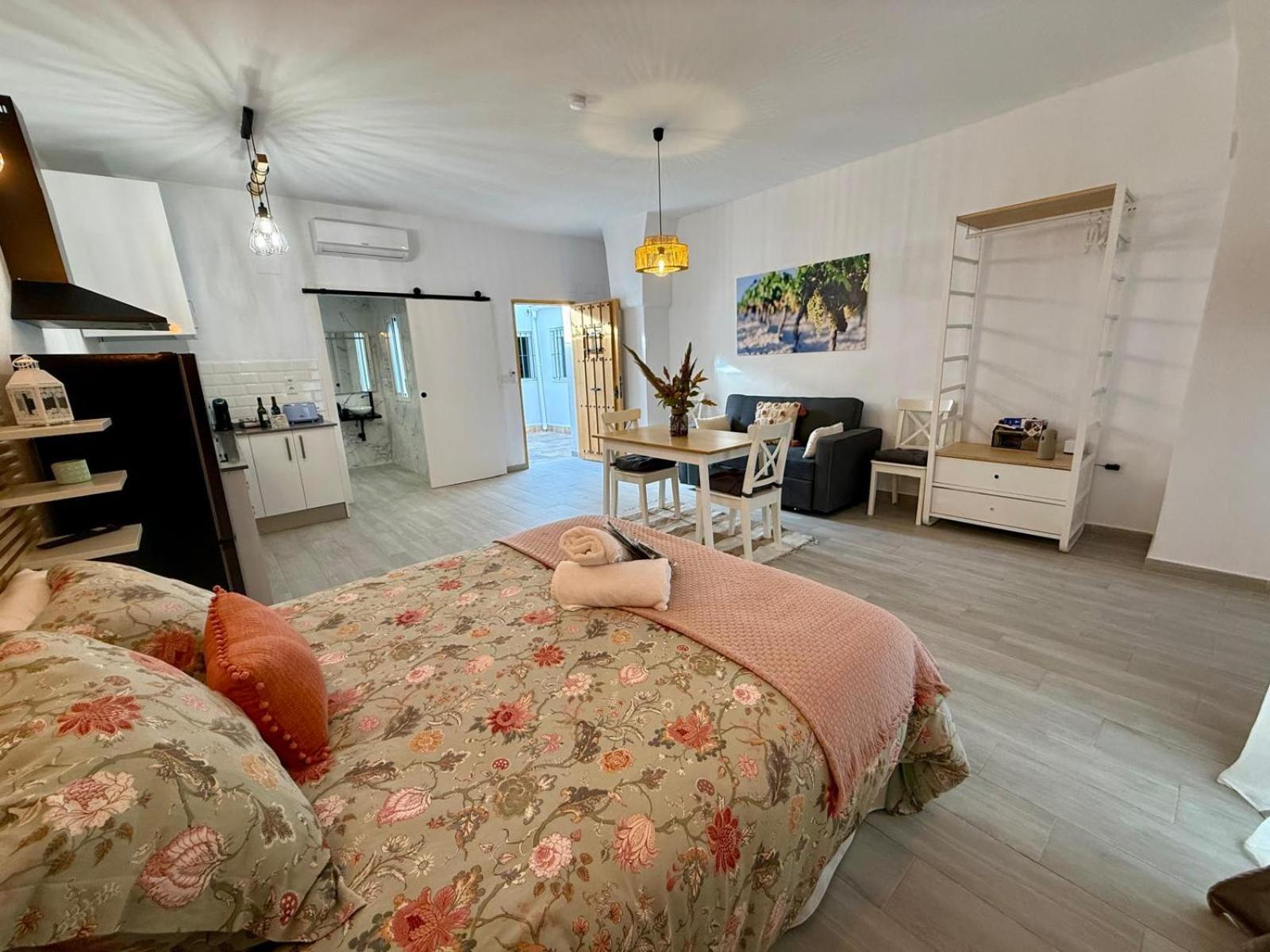 Apartamentos Turisticos A.Parra Jerez de la Frontera Esterno foto